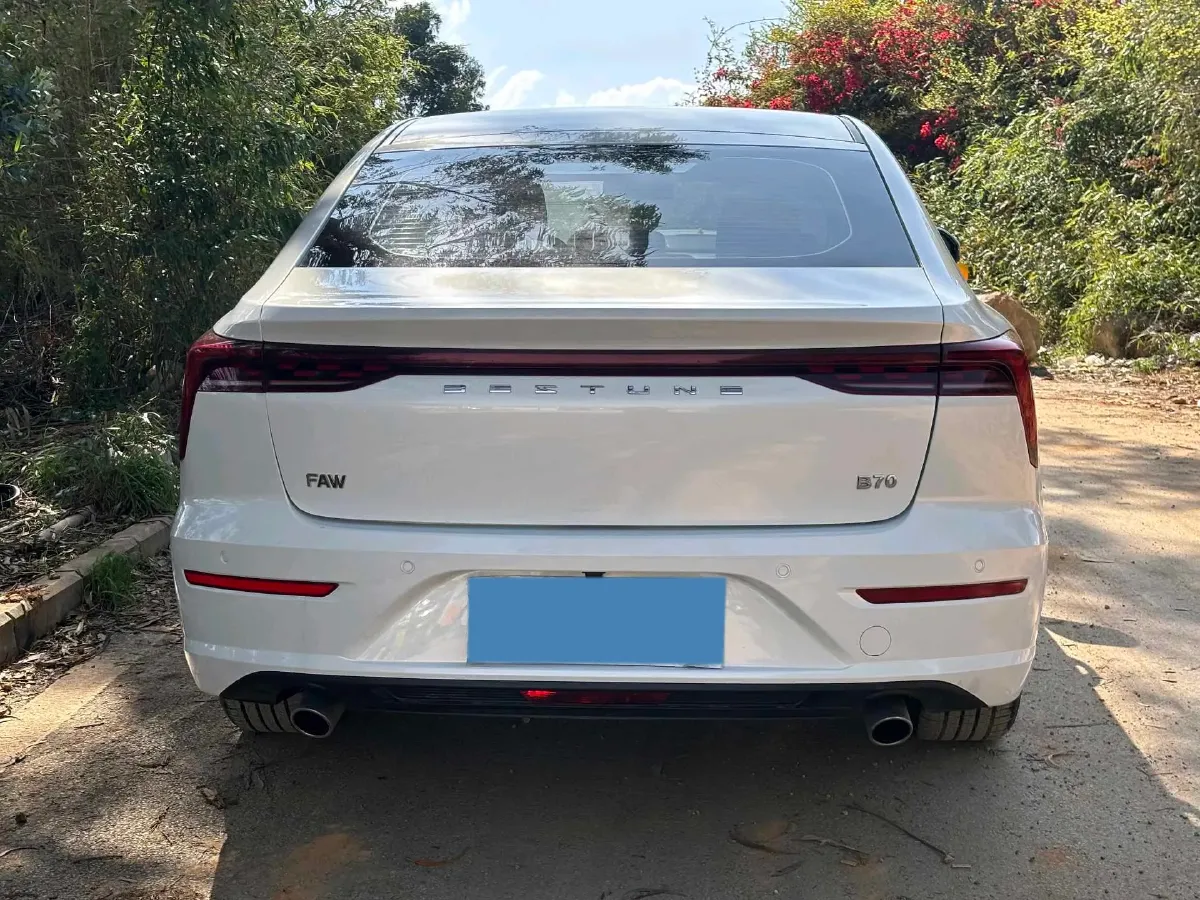 2022 Bestune B70 1.5T 169HP L4 7DCT,autocango,china used car exporter,china ev exporter,chinese used car exporter,chinese used ev exporter