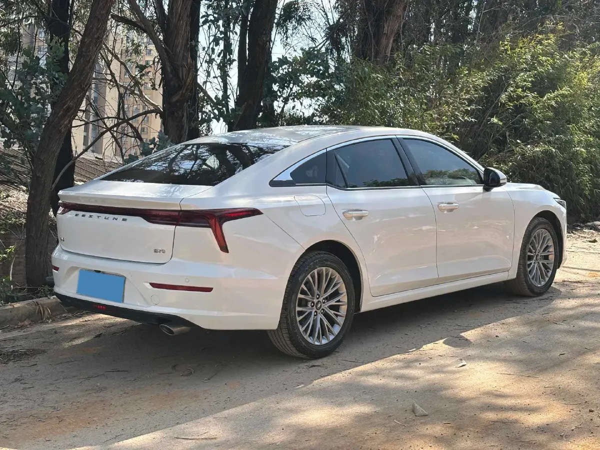 2022 Bestune B70 1.5T 169HP L4 7DCT,autocango,china used car exporter,china ev exporter,chinese used car exporter,chinese used ev exporter