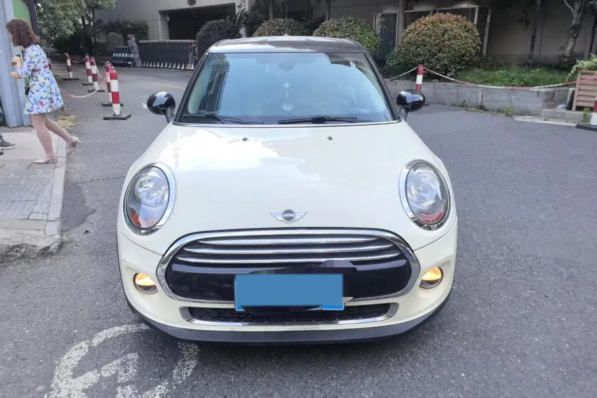 2016 MINI MINI 1.5T 136HP L3 6AT,autocango,china used car exporter,china ev exporter,chinese used car exporter,chinese used ev exporter