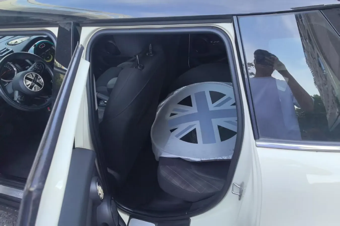 2016 MINI MINI 1.5T 136HP L3 6AT,autocango,china used car exporter,china ev exporter,chinese used car exporter,chinese used ev exporter