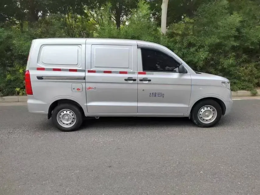 2022 WuLing HongGuang V 1.5L 99HP L4 6MT,autocango,china used car exporter,china ev exporter,chinese used car exporter,chinese used ev exporter