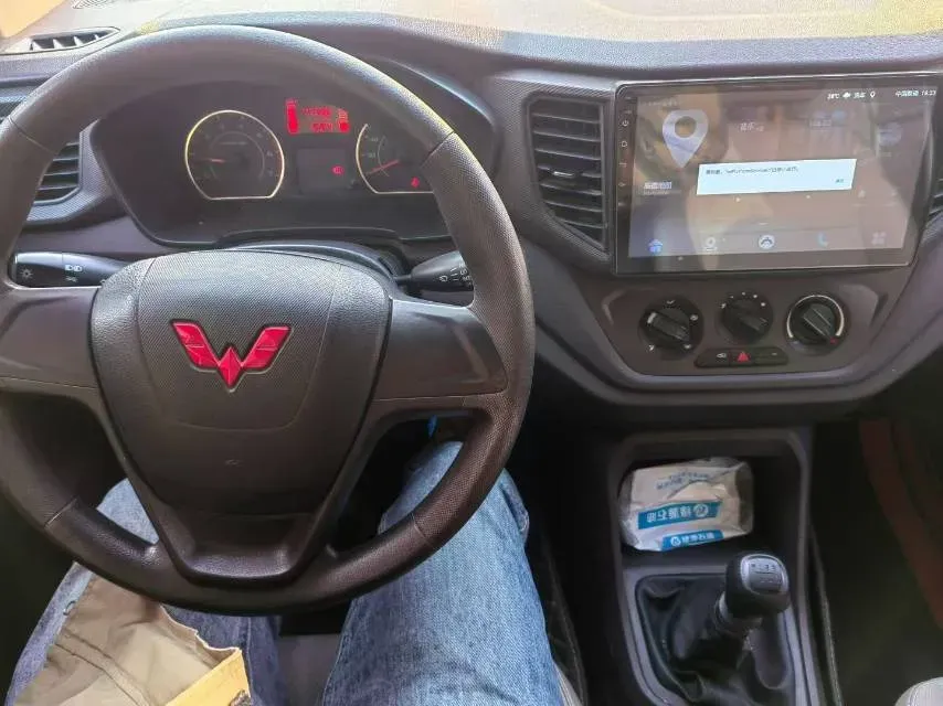 2022 WuLing HongGuang V 1.5L 99HP L4 6MT,autocango,china used car exporter,china ev exporter,chinese used car exporter,chinese used ev exporter