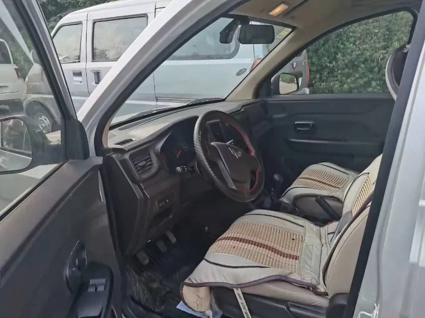 2022 WuLing HongGuang V 1.5L 99HP L4 6MT,autocango,china used car exporter,china ev exporter,chinese used car exporter,chinese used ev exporter