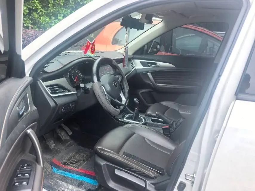 2019 ChangAn CS35 Plus 1.6L 128HP L4 5MT,autocango,china used car exporter,china ev exporter,chinese used car exporter,chinese used ev exporter