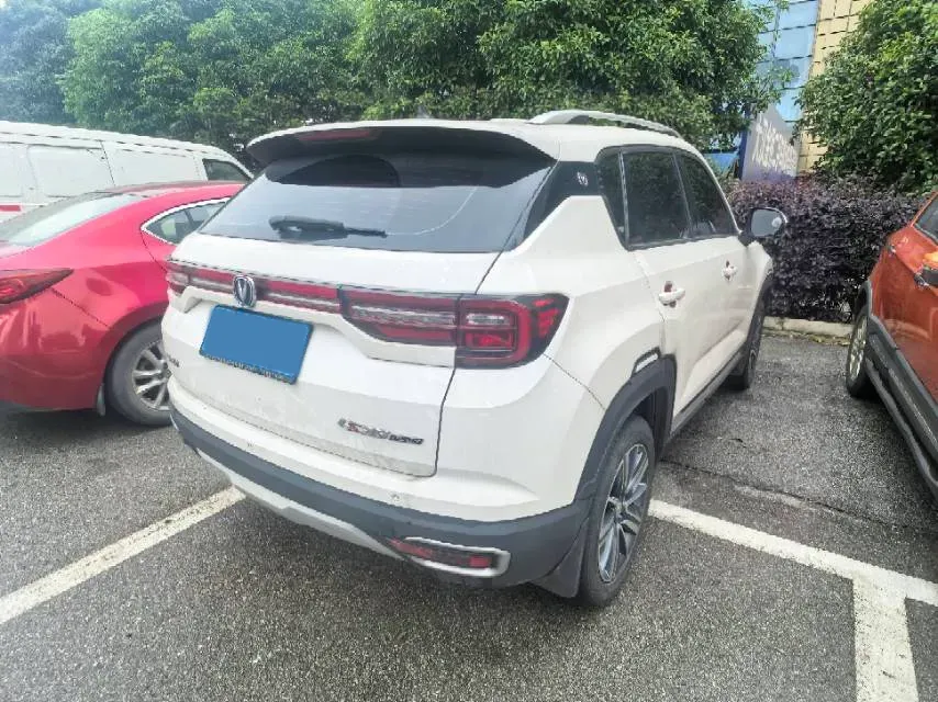 2019 ChangAn CS35 Plus 1.6L 128HP L4 5MT,autocango,china used car exporter,china ev exporter,chinese used car exporter,chinese used ev exporter