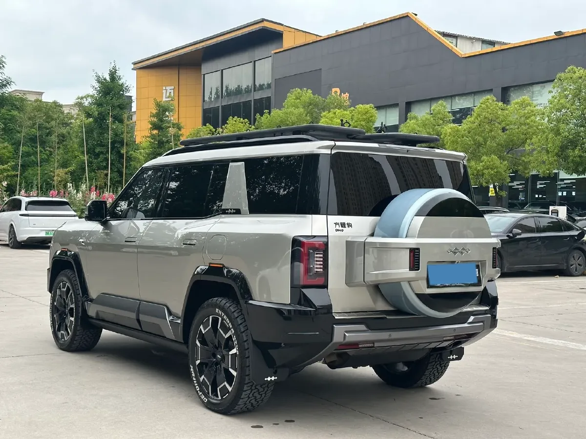 2025 FangChengBao Bao 8 2.0T 245HP L4 E-CVT PHEV 36.8KWH,autocango,china used car exporter,china ev exporter,chinese used car exporter,chinese used ev exporter