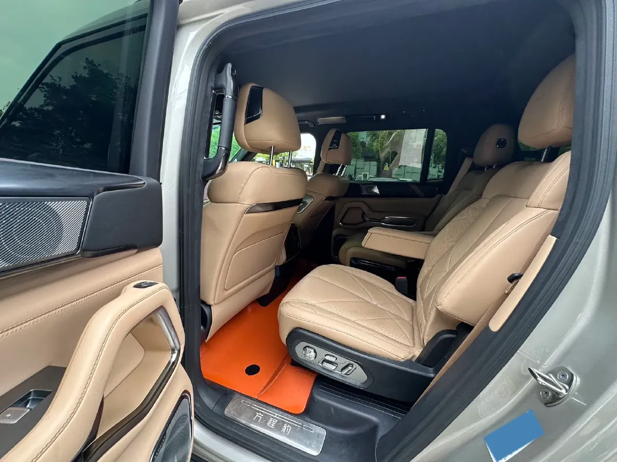 2025 FangChengBao Bao 8 2.0T 245HP L4 E-CVT PHEV 36.8KWH,autocango,china used car exporter,china ev exporter,chinese used car exporter,chinese used ev exporter
