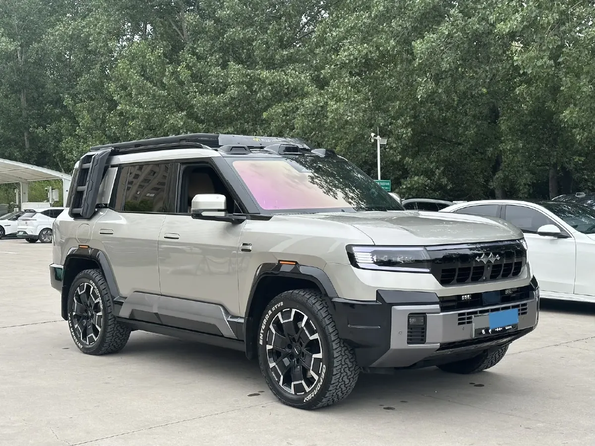 2025 FangChengBao Bao 8 2.0T 245HP L4 E-CVT PHEV 36.8KWH,autocango,china used car exporter,china ev exporter,chinese used car exporter,chinese used ev exporter