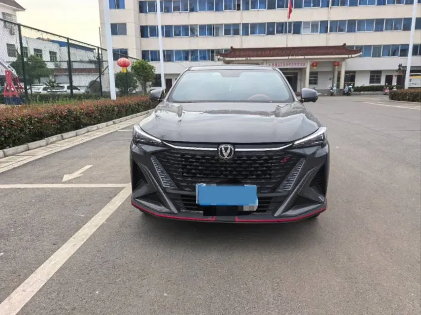 2024 ChangAn X5 PLUS 1.5T 188HP L4 7DCT,autocango,china used car exporter,china ev exporter,chinese used car exporter,chinese used ev exporter