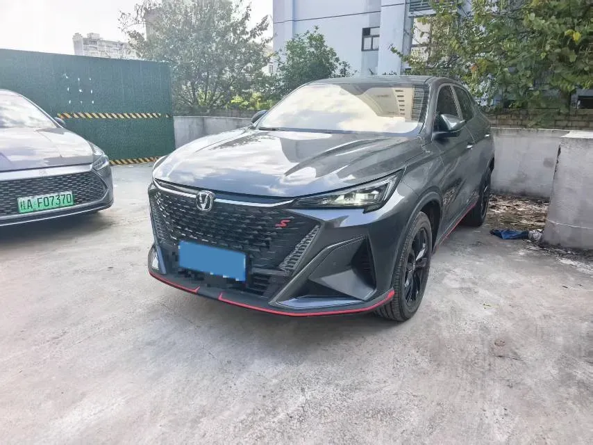 2024 ChangAn X5 PLUS 1.5T 188HP L4 7DCT,autocango,china used car exporter,china ev exporter,chinese used car exporter,chinese used ev exporter