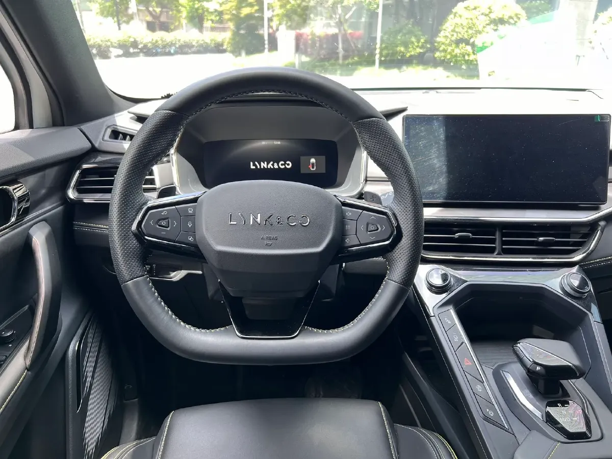 2023 LYNK&CO 06 1.5T 181HP L4 7DCT,autocango,china used car exporter,china ev exporter,chinese used car exporter,chinese used ev exporter