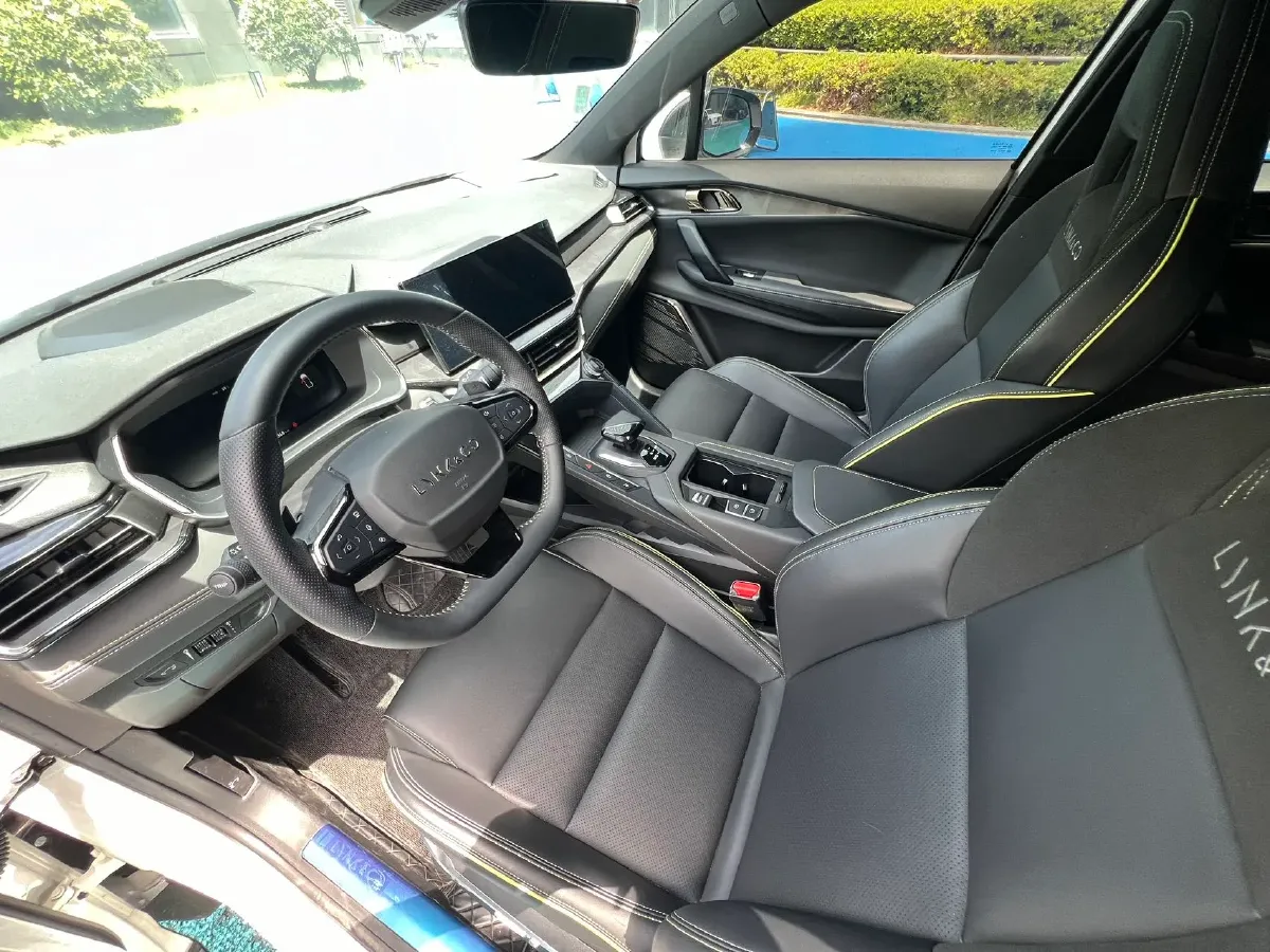 2023 LYNK&CO 06 1.5T 181HP L4 7DCT,autocango,china used car exporter,china ev exporter,chinese used car exporter,chinese used ev exporter