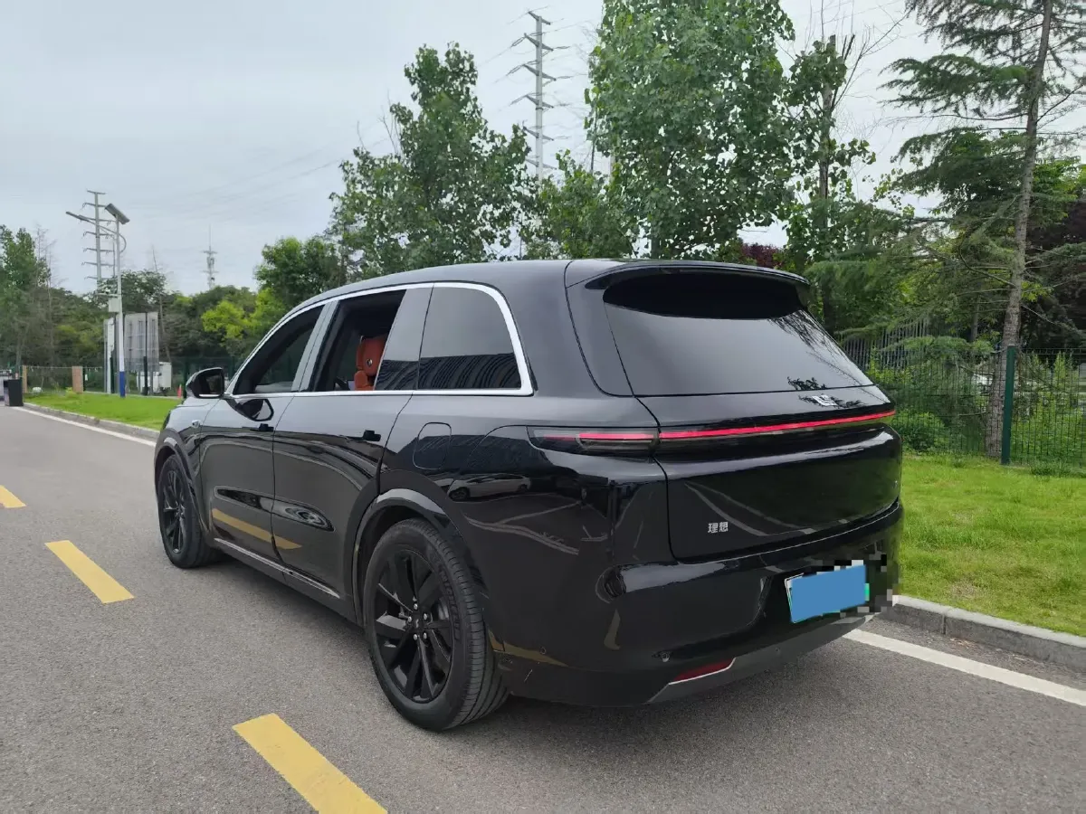 2023 Li L8 Range Extended 154HP REEV 40.9KWH,autocango,china used car exporter,china ev exporter,chinese used car exporter,chinese used ev exporter