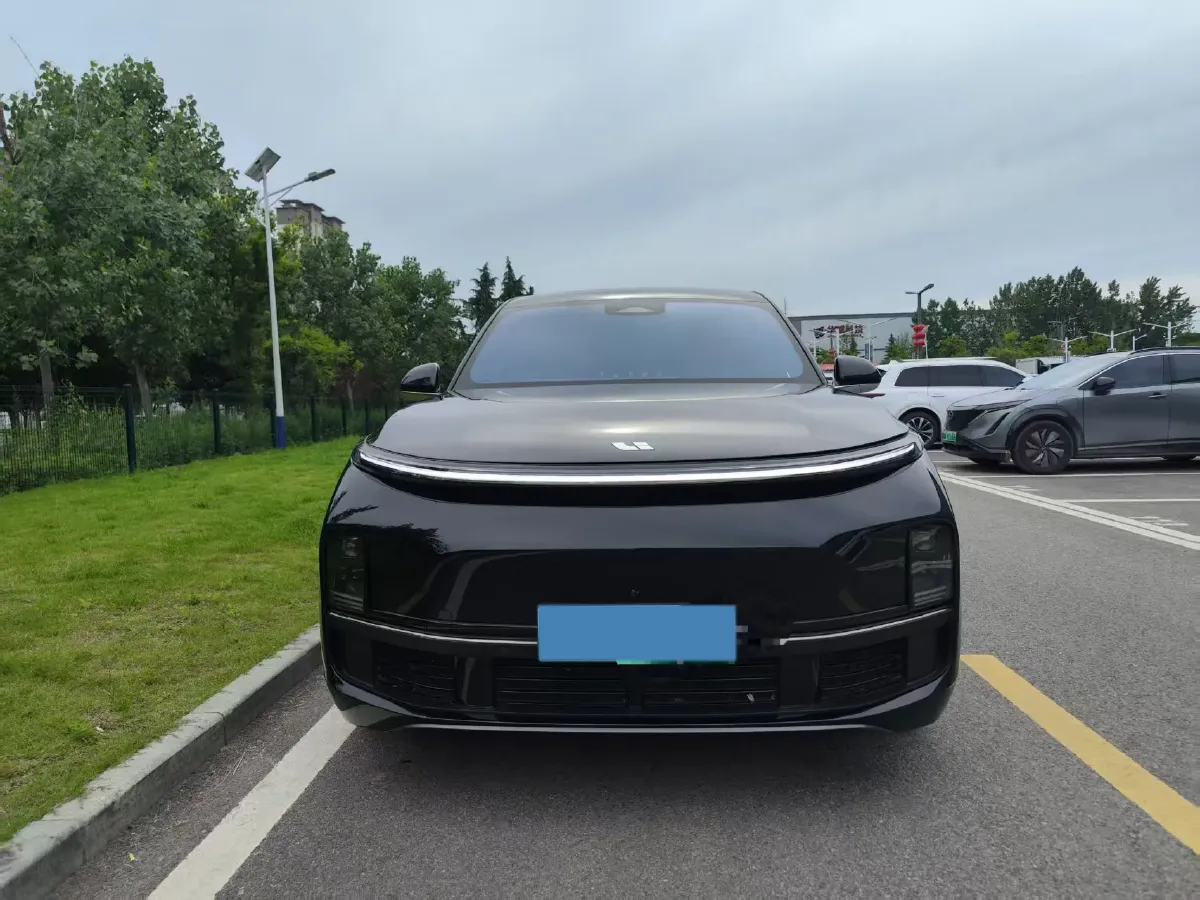 2023 Li L8 Range Extended 154HP REEV 40.9KWH,autocango,china used car exporter,china ev exporter,chinese used car exporter,chinese used ev exporter