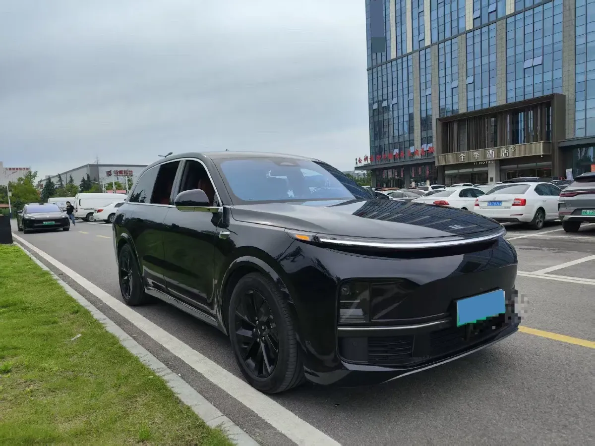 2023 Li L8 Range Extended 154HP REEV 40.9KWH,autocango,china used car exporter,china ev exporter,chinese used car exporter,chinese used ev exporter