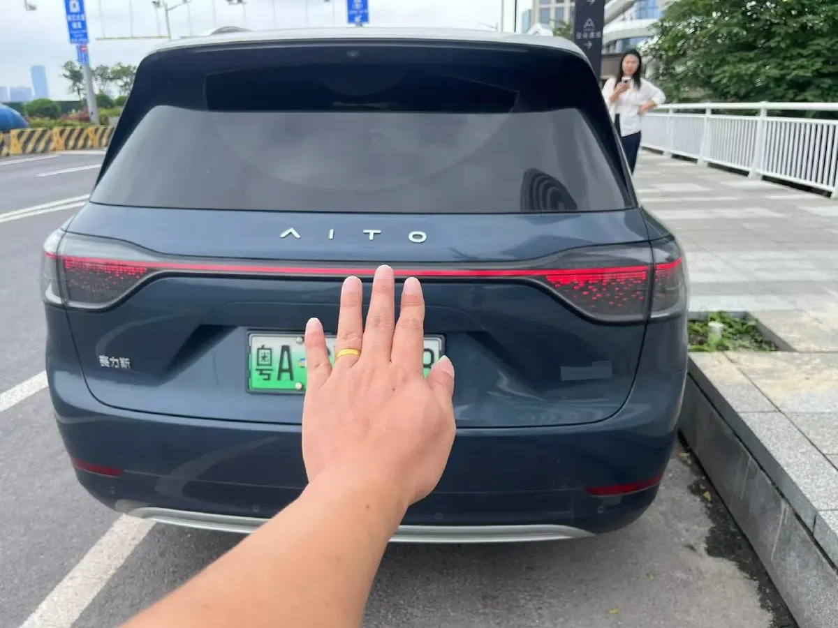 2024 AITO AITO M9 1.5T 152HP L4 REEV 42KWH,autocango,china used car exporter,china ev exporter,chinese used car exporter,chinese used ev exporter