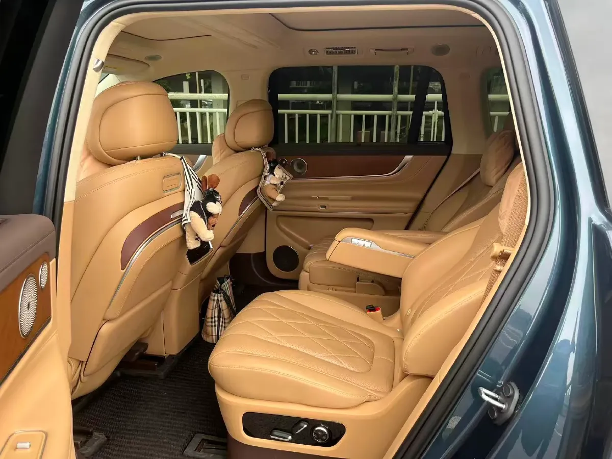 2024 AITO AITO M9 1.5T 152HP L4 REEV 42KWH,autocango,china used car exporter,china ev exporter,chinese used car exporter,chinese used ev exporter