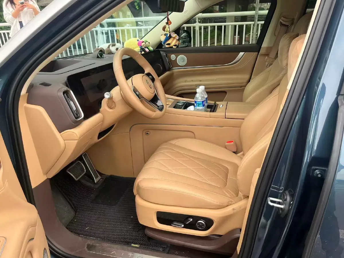 2024 AITO AITO M9 1.5T 152HP L4 REEV 42KWH,autocango,china used car exporter,china ev exporter,chinese used car exporter,chinese used ev exporter
