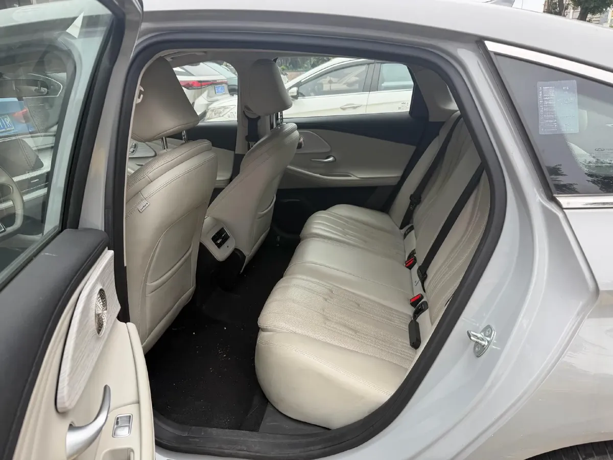 2024 Fulwin FulwinA8 1.5T 156HP L4 1DHT PHEV 18.3KWH,autocango,china used car exporter,china ev exporter,chinese used car exporter,chinese used ev exporter