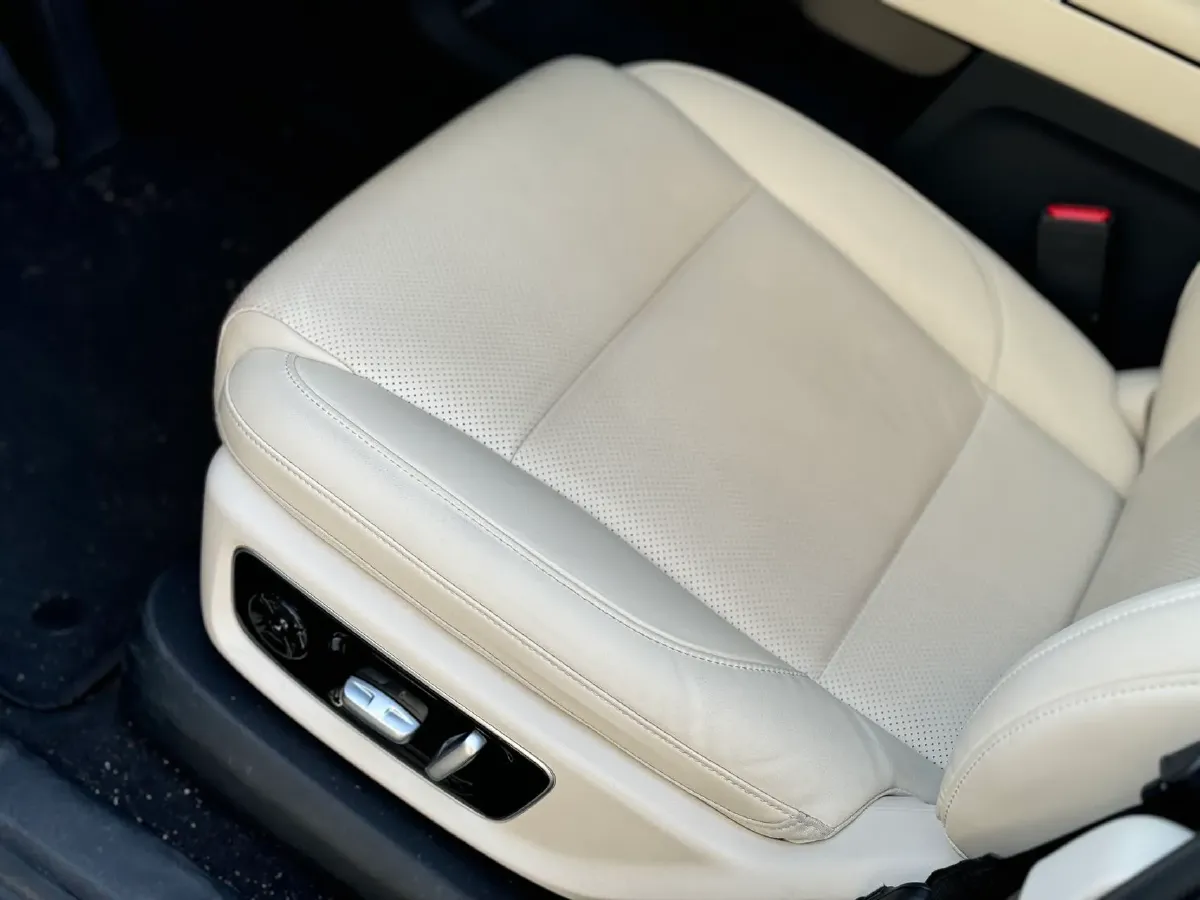 2022 Li L9 Range Extended 154HP REEV 42.6KWH,autocango,china used car exporter,china ev exporter,chinese used car exporter,chinese used ev exporter