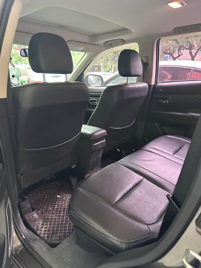 2018 Mitsubishi Outlander 2.0L 166HP L4 CVT,autocango,china used car exporter,china ev exporter,chinese used car exporter,chinese used ev exporter