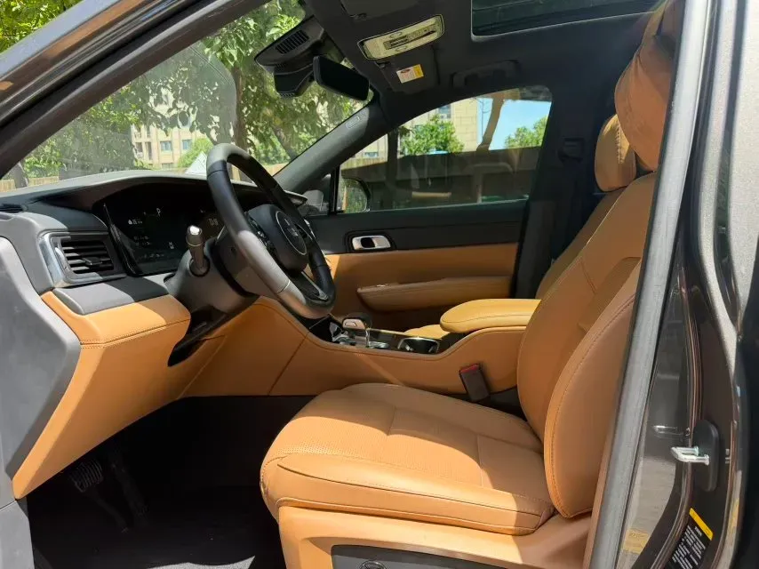 2021 Li ONE Range Extended 131HP REEV 40.5KWH,autocango,china used car exporter,china ev exporter,chinese used car exporter,chinese used ev exporter