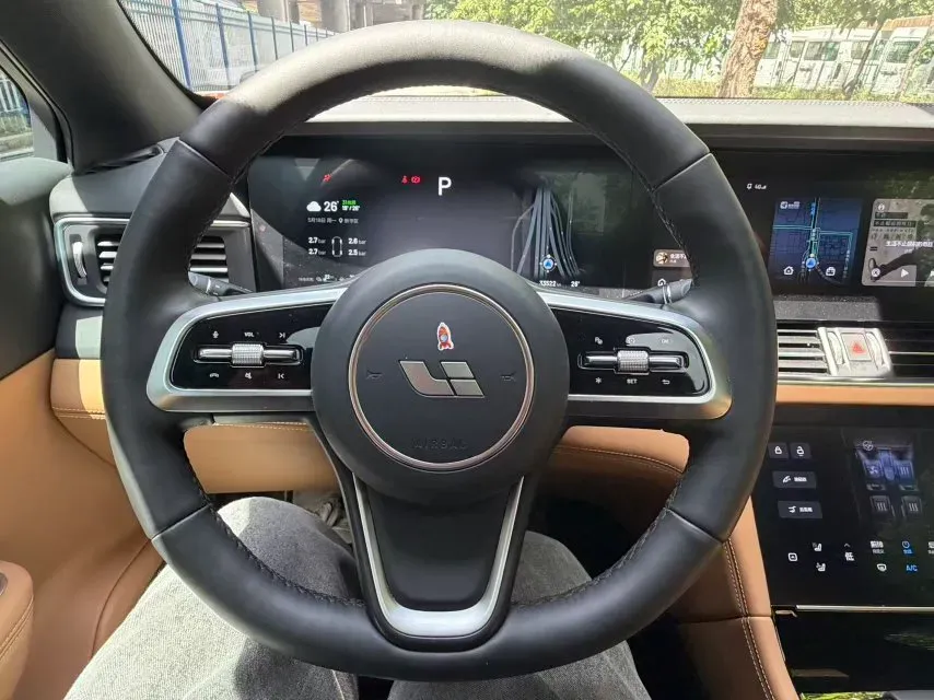 2021 Li ONE Range Extended 131HP REEV 40.5KWH,autocango,china used car exporter,china ev exporter,chinese used car exporter,chinese used ev exporter