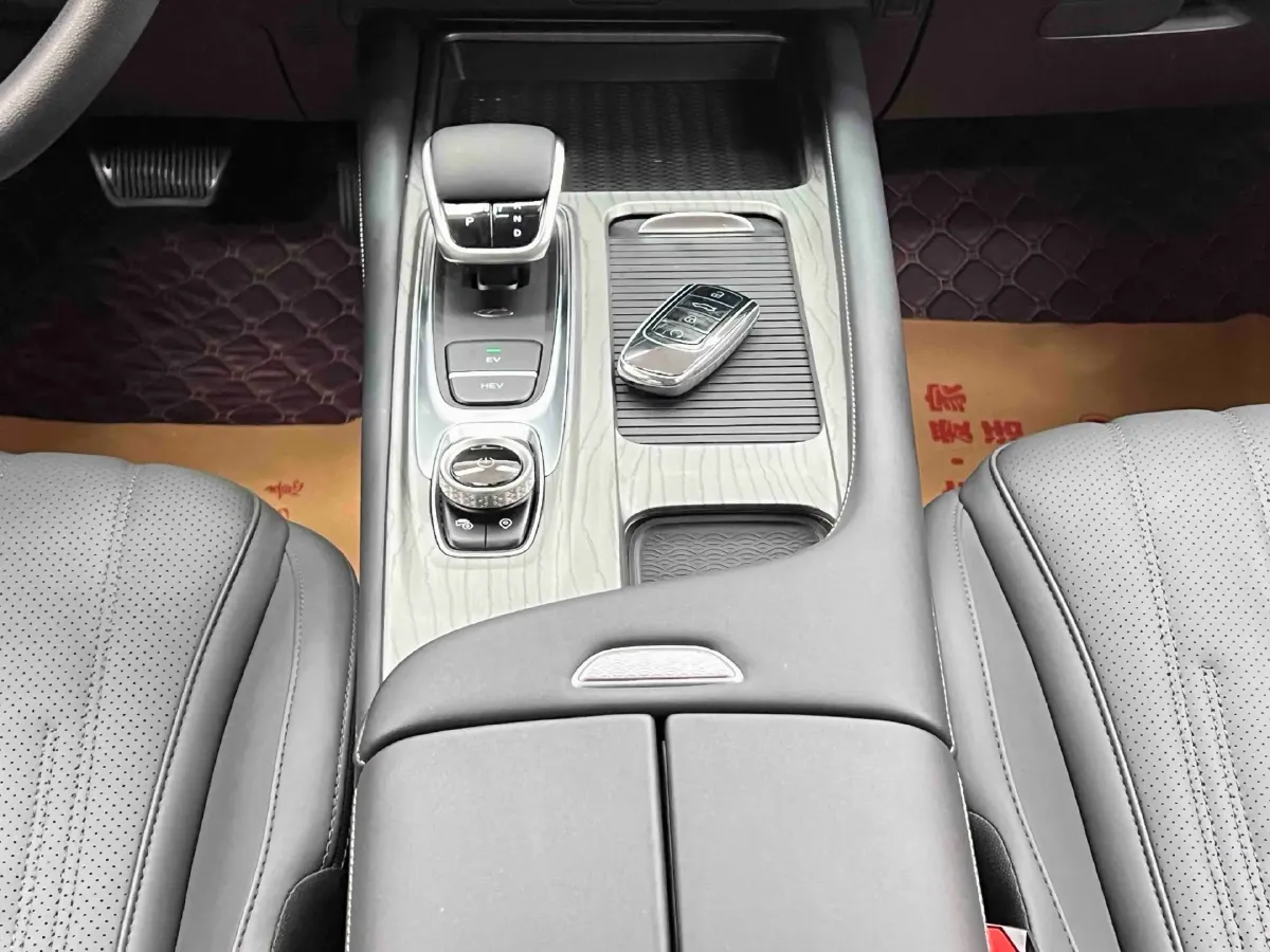 2024 Fulwin FulwinA8 1.5T 156HP L4 1DHT PHEV 18.3KWH,autocango,china used car exporter,china ev exporter,chinese used car exporter,chinese used ev exporter