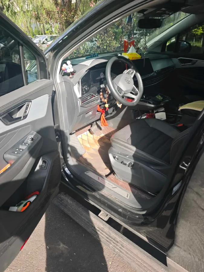 2025 Volkswagen Tayron 1.5T 160HP L4 7DCT,autocango,china used car exporter,china ev exporter,chinese used car exporter,chinese used ev exporter