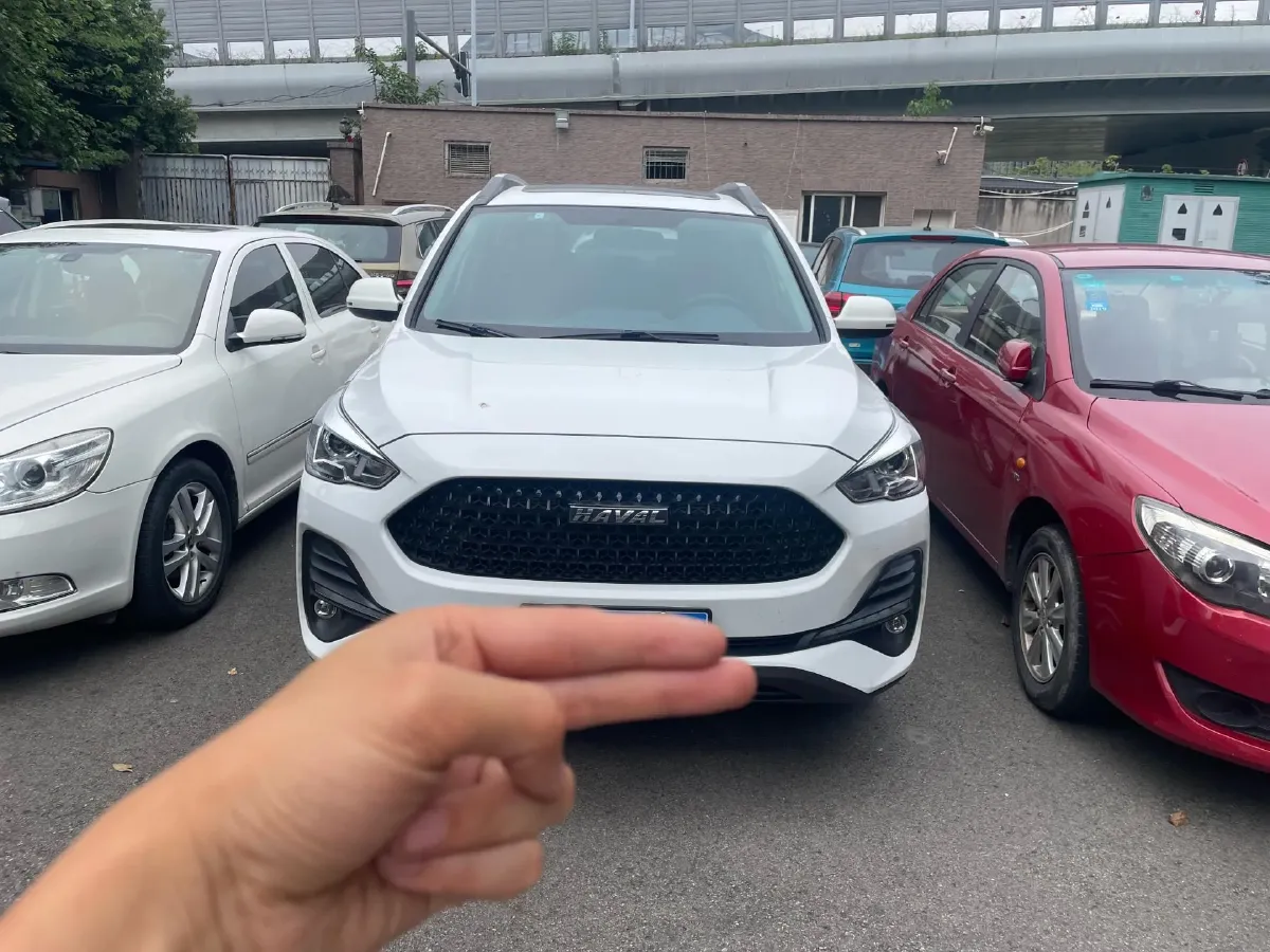 2019 Haval M6 1.5T 150HP L4 7DCT,autocango,china used car exporter,china ev exporter,chinese used car exporter,chinese used ev exporter