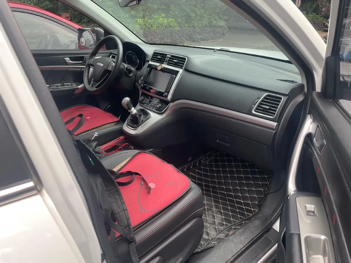 2019 Haval M6 1.5T 150HP L4 7DCT,autocango,china used car exporter,china ev exporter,chinese used car exporter,chinese used ev exporter