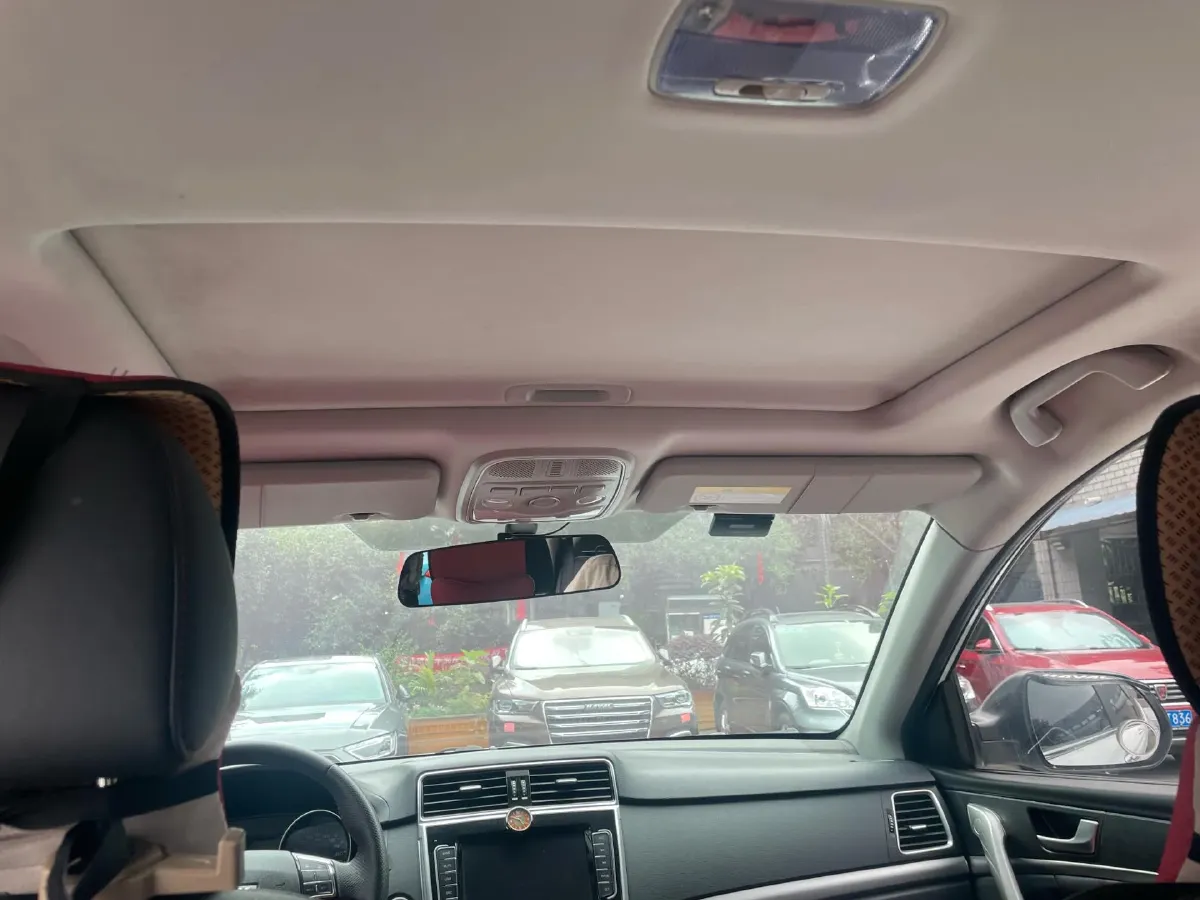 2019 Haval M6 1.5T 150HP L4 7DCT,autocango,china used car exporter,china ev exporter,chinese used car exporter,chinese used ev exporter