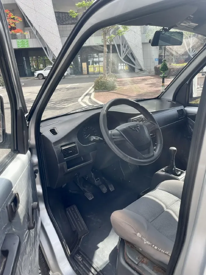 2020 WuLing RongGuang Mini Truck Special 1.5L 99HP L4 5MT,autocango,china used car exporter,china ev exporter,chinese used car exporter,chinese used ev exporter