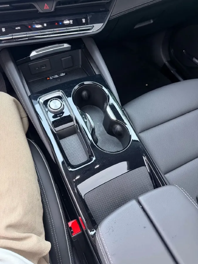 2026 Buick EnvisionPlus 2.0T 237HP L4 9AT,autocango,china used car exporter,china ev exporter,chinese used car exporter,chinese used ev exporter