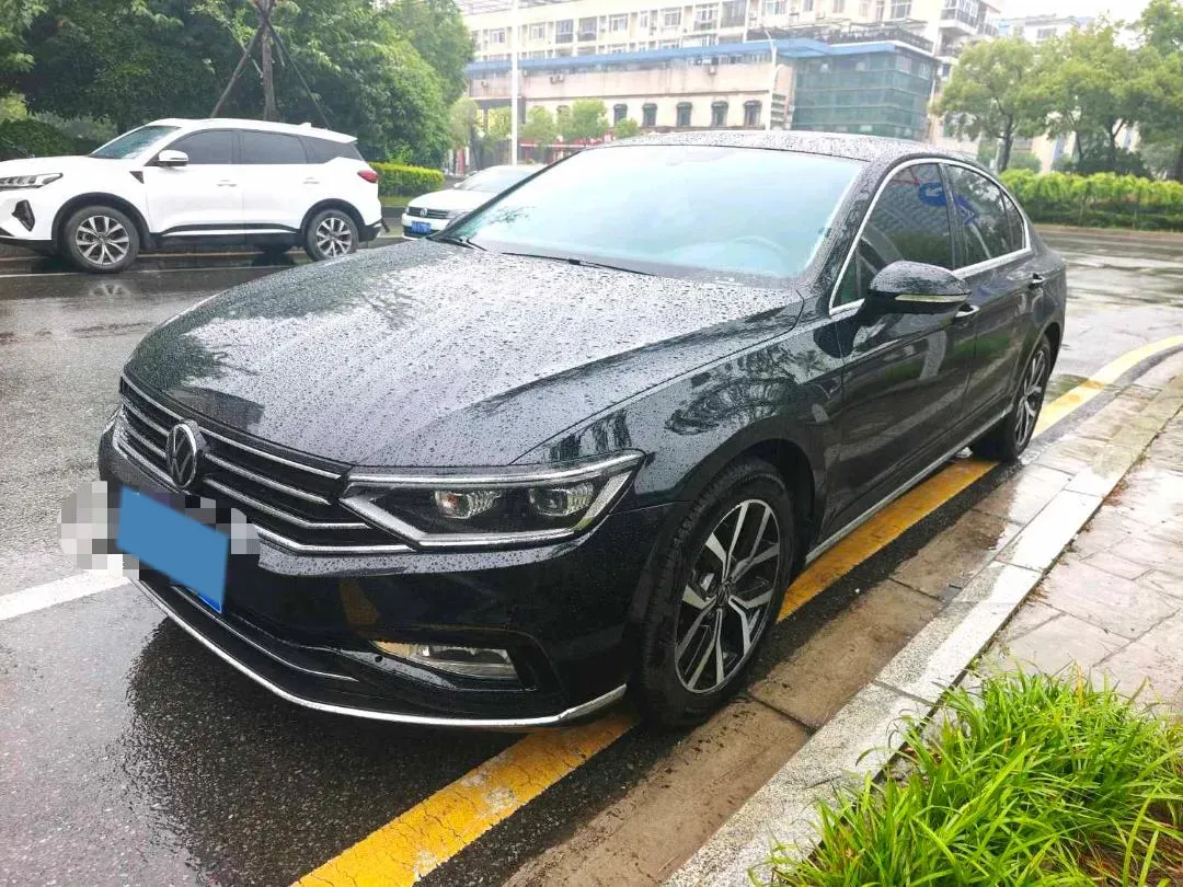 2020 Volkswagen Magotan 2.0T 186HP L4 7DCT,autocango,china used car exporter,china ev exporter,chinese used car exporter,chinese used ev exporter