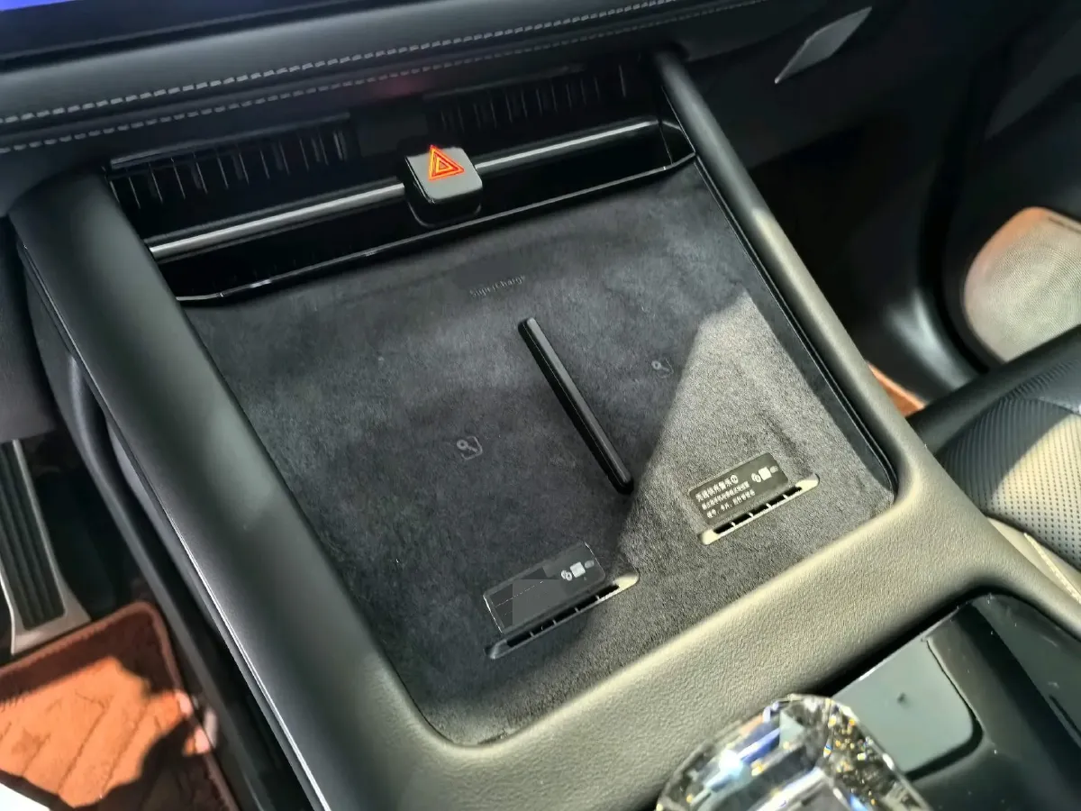 2024 AITO AITO M7 1.5T 152HP L4 REEV 40KWH,autocango,china used car exporter,china ev exporter,chinese used car exporter,chinese used ev exporter