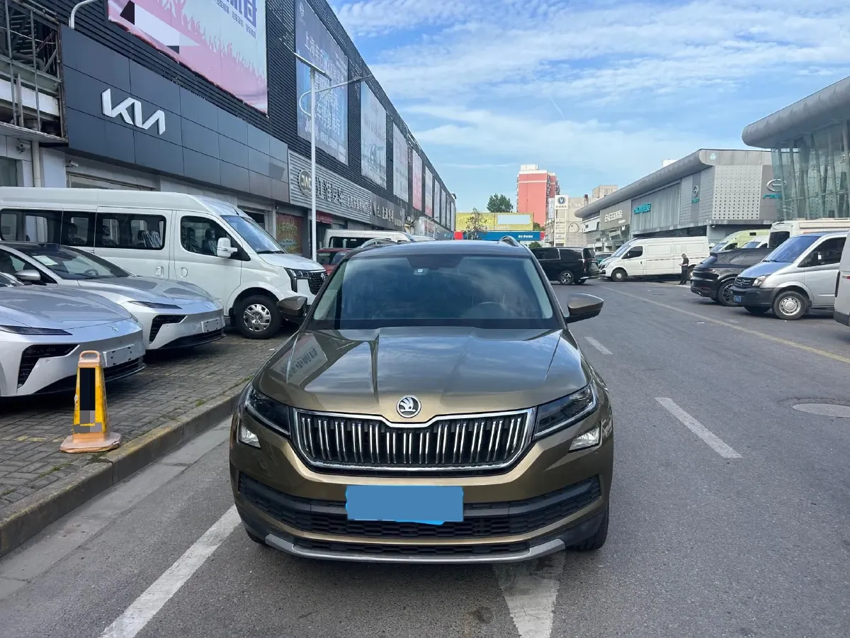 2018 Skoda Kodiak 2.0T 186HP L4 7DCT,autocango,china used car exporter,china ev exporter,chinese used car exporter,chinese used ev exporter