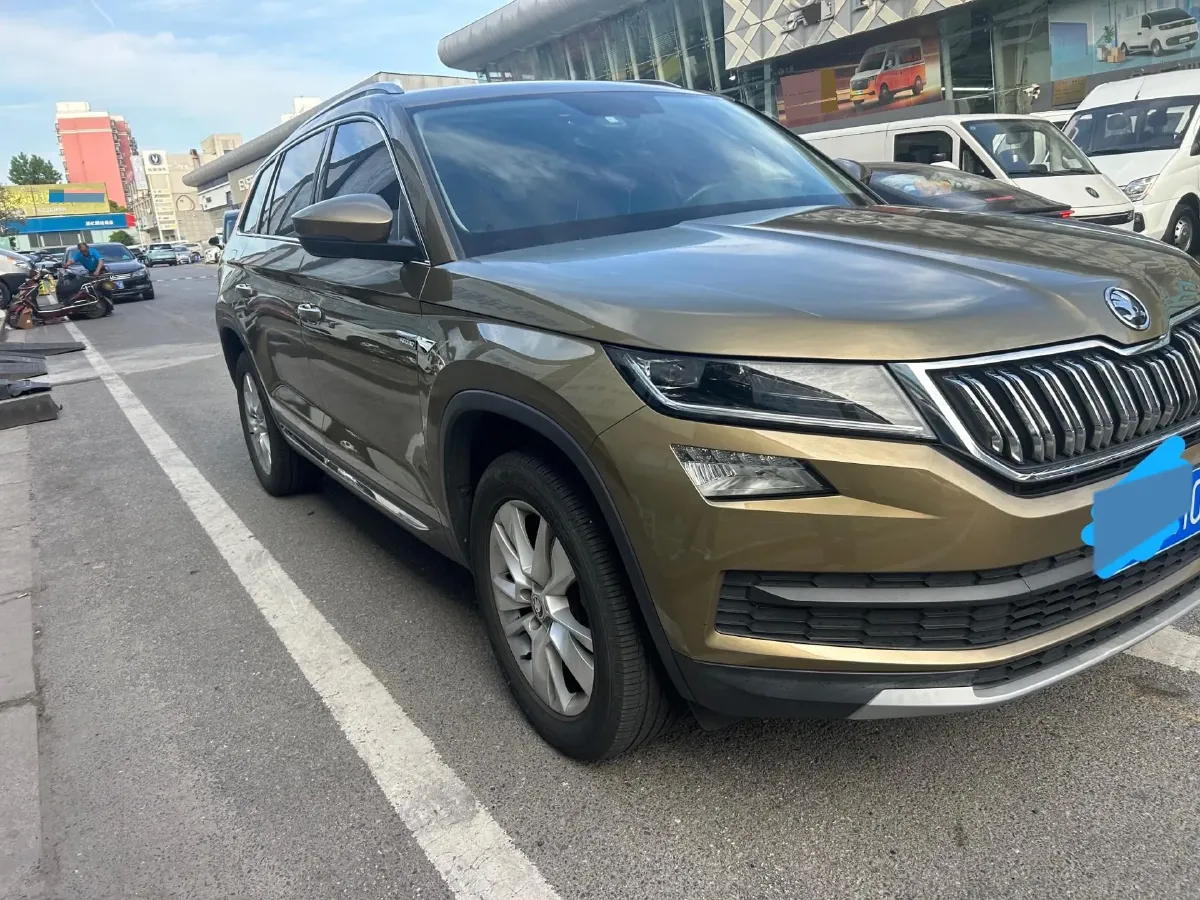 2018 Skoda Kodiak 2.0T 186HP L4 7DCT,autocango,china used car exporter,china ev exporter,chinese used car exporter,chinese used ev exporter