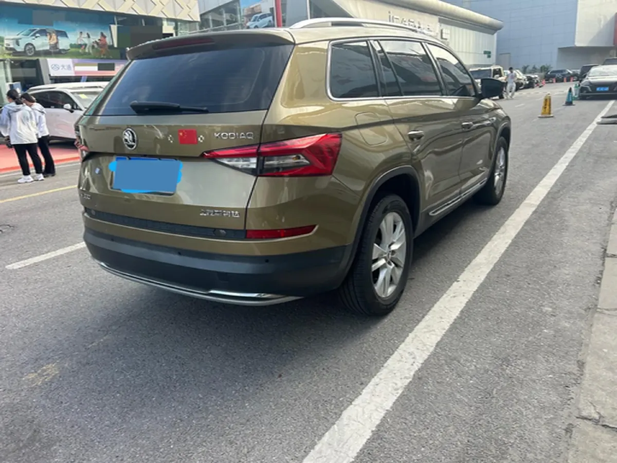 2018 Skoda Kodiak 2.0T 186HP L4 7DCT,autocango,china used car exporter,china ev exporter,chinese used car exporter,chinese used ev exporter