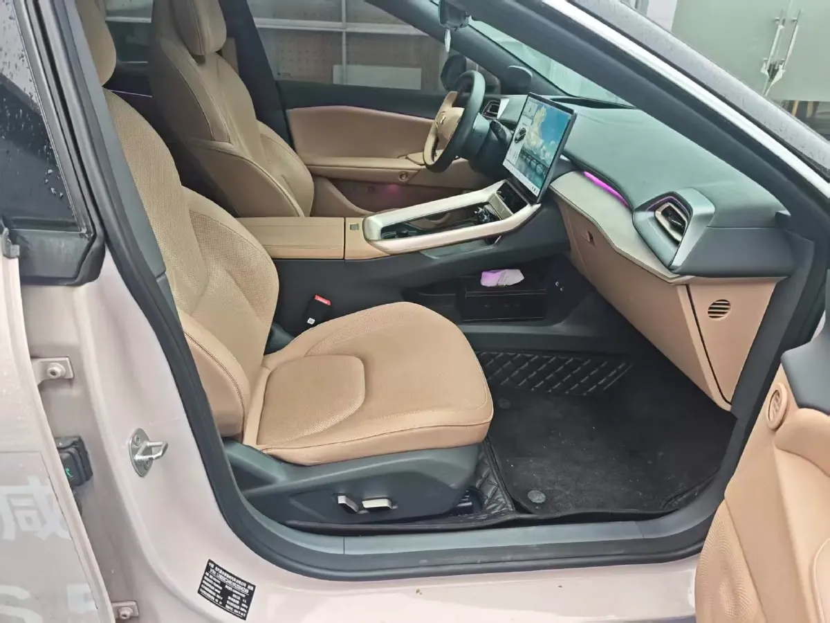 2024 ARCFOX αT5 BEV 79.2KWH,autocango,china used car exporter,china ev exporter,chinese used car exporter,chinese used ev exporter