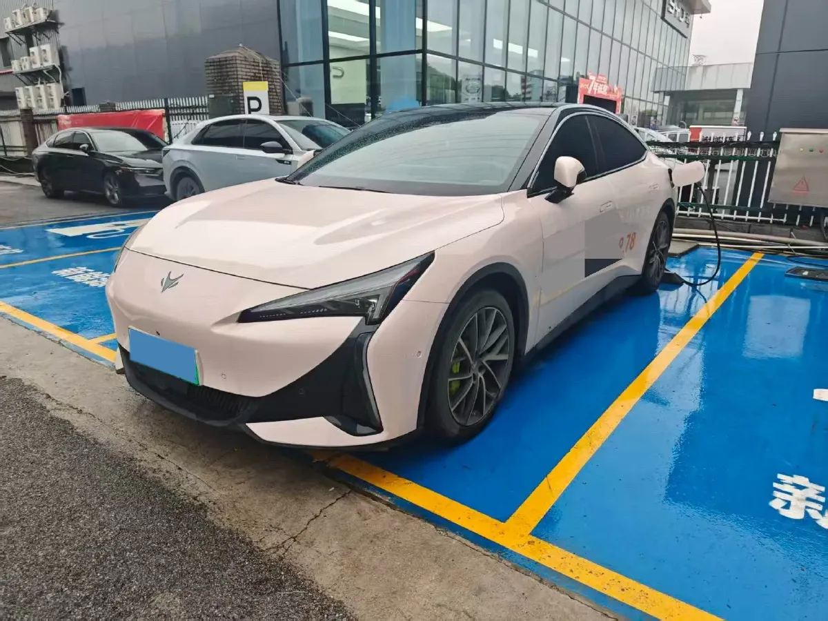2024 ARCFOX αT5 BEV 79.2KWH,autocango,china used car exporter,china ev exporter,chinese used car exporter,chinese used ev exporter