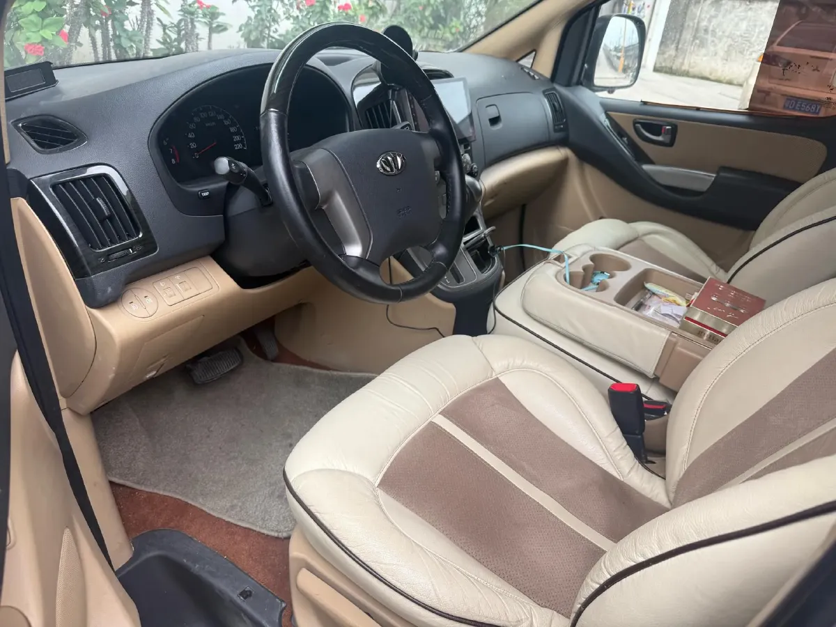 2011 Hyundai H-1 Wagon 2.4L 173HP L4 4AT,autocango,china used car exporter,china ev exporter,chinese used car exporter,chinese used ev exporter