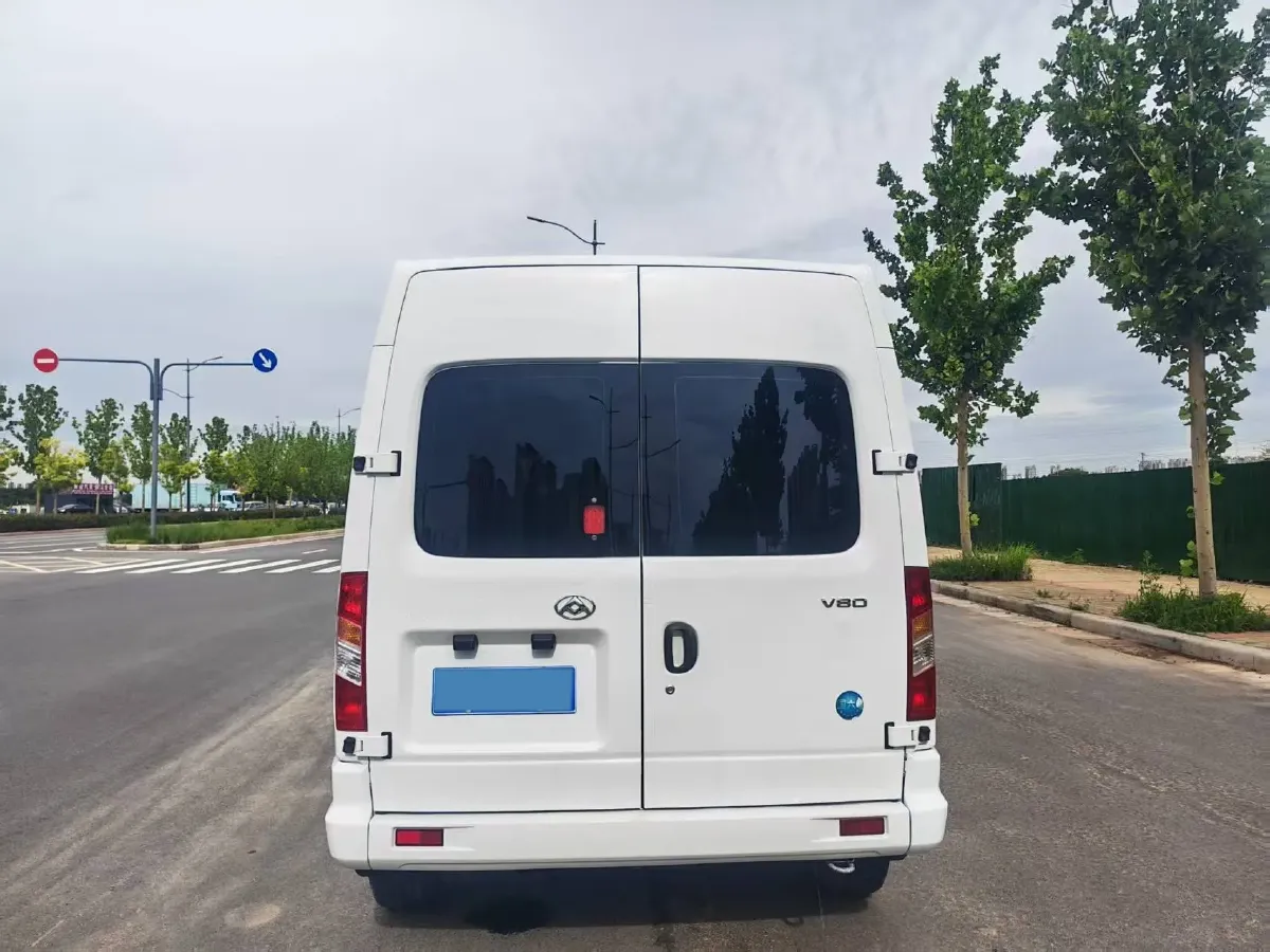 2021 MAXUS XinTu V80 2.0T 127HP L4 6MT,autocango,china used car exporter,china ev exporter,chinese used car exporter,chinese used ev exporter