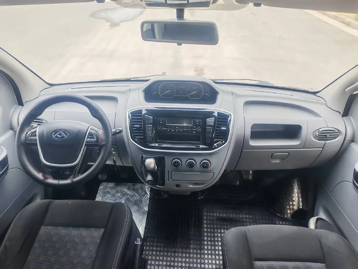 2021 MAXUS XinTu V80 2.0T 127HP L4 6MT,autocango,china used car exporter,china ev exporter,chinese used car exporter,chinese used ev exporter
