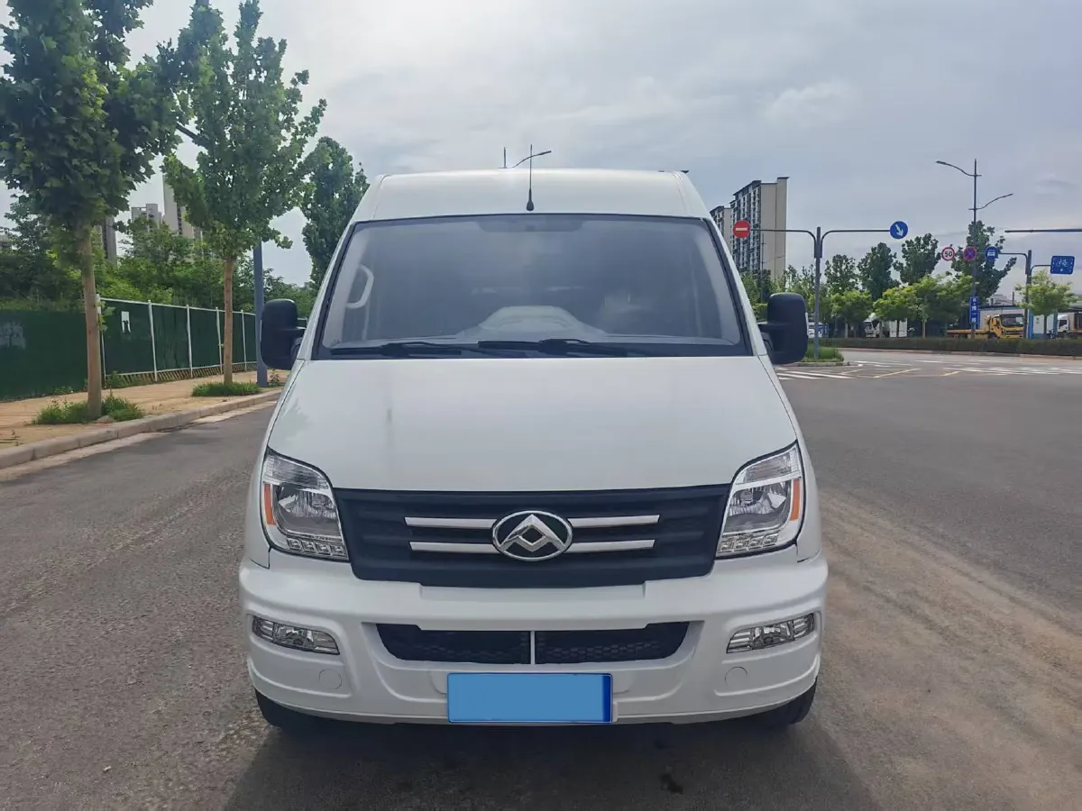 2021 MAXUS XinTu V80 2.0T 127HP L4 6MT,autocango,china used car exporter,china ev exporter,chinese used car exporter,chinese used ev exporter