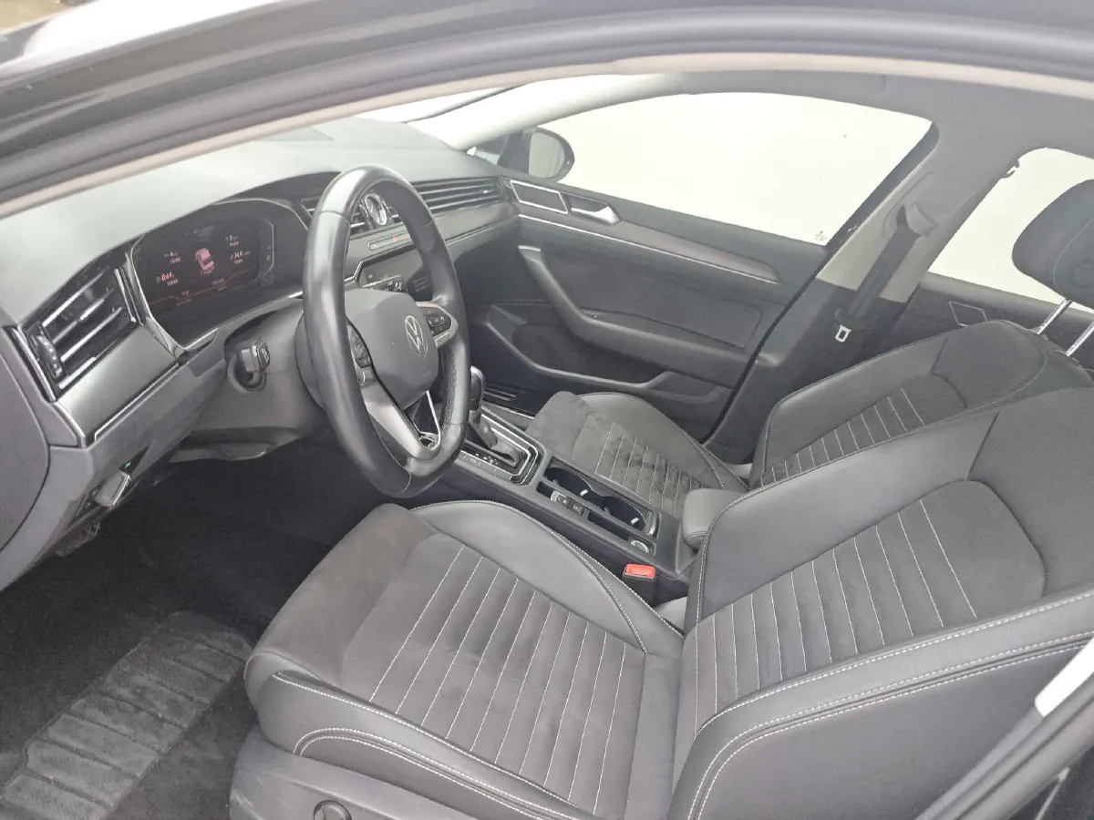 2020 Volkswagen Magotan 2.0T 186HP L4 7DCT,autocango,china used car exporter,china ev exporter,chinese used car exporter,chinese used ev exporter