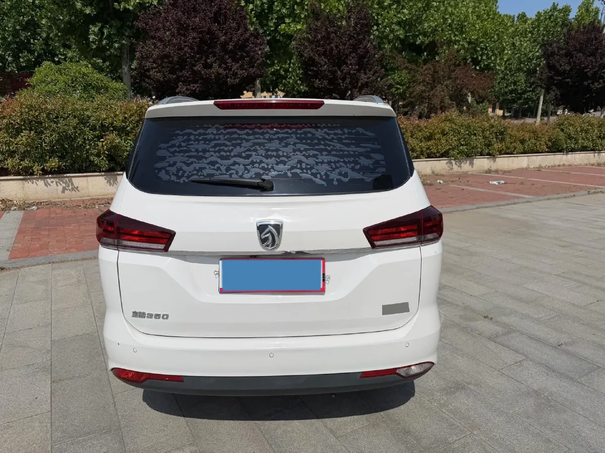 2018 BaoJun 530 1.5T 150HP L4 6MT,autocango,china used car exporter,china ev exporter,chinese used car exporter,chinese used ev exporter