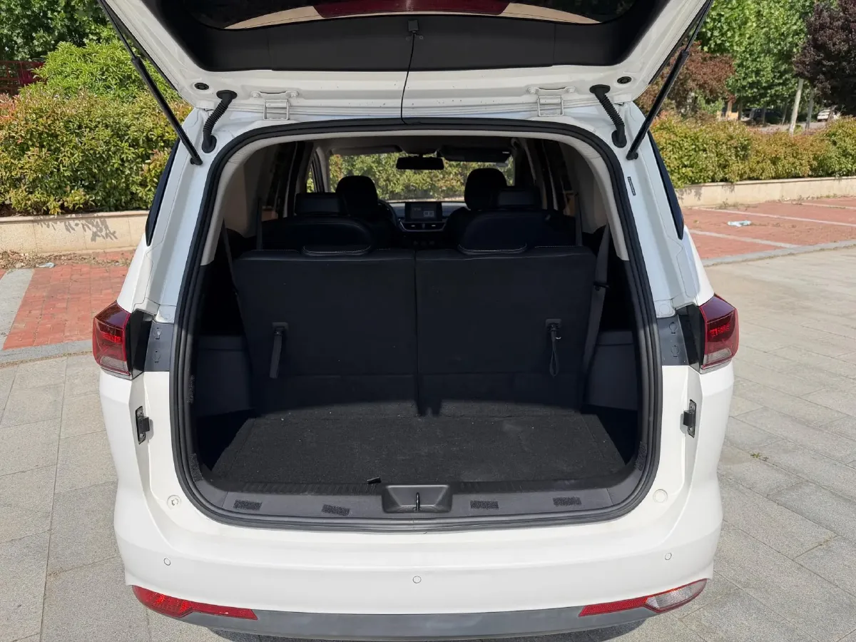 2018 BaoJun 530 1.5T 150HP L4 6MT,autocango,china used car exporter,china ev exporter,chinese used car exporter,chinese used ev exporter