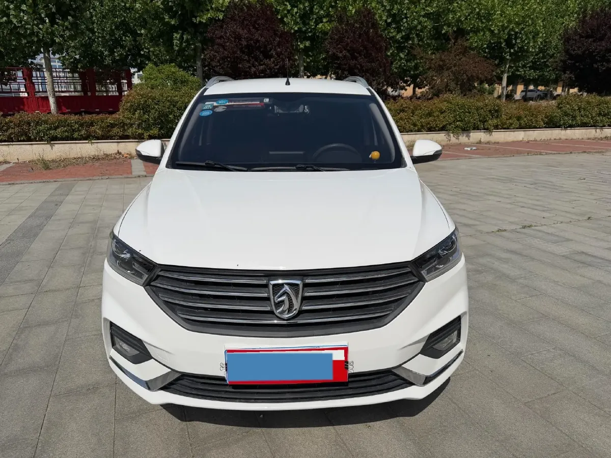 2018 BaoJun 530 1.5T 150HP L4 6MT,autocango,china used car exporter,china ev exporter,chinese used car exporter,chinese used ev exporter