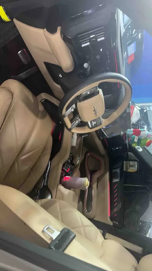 2025 FangChengBao Bao 8 2.0T 245HP L4 E-CVT PHEV 36.8KWH,autocango,china used car exporter,china ev exporter,chinese used car exporter,chinese used ev exporter